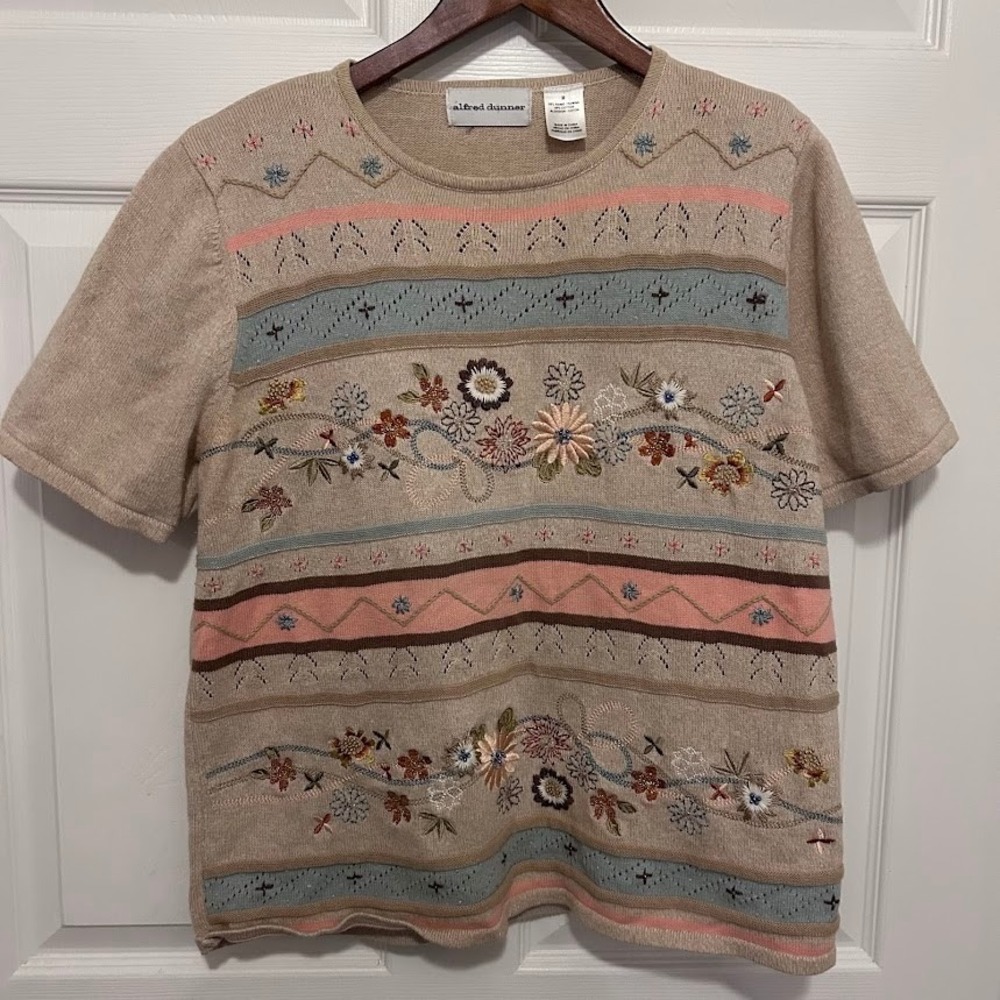 Alfred Dunner Women's Medium Top Embroidered Floral Beige Cottage Granny Core